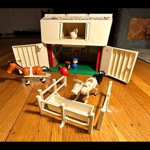 Fisher Price 1968 Family Farm - excellent condition w/ accessories